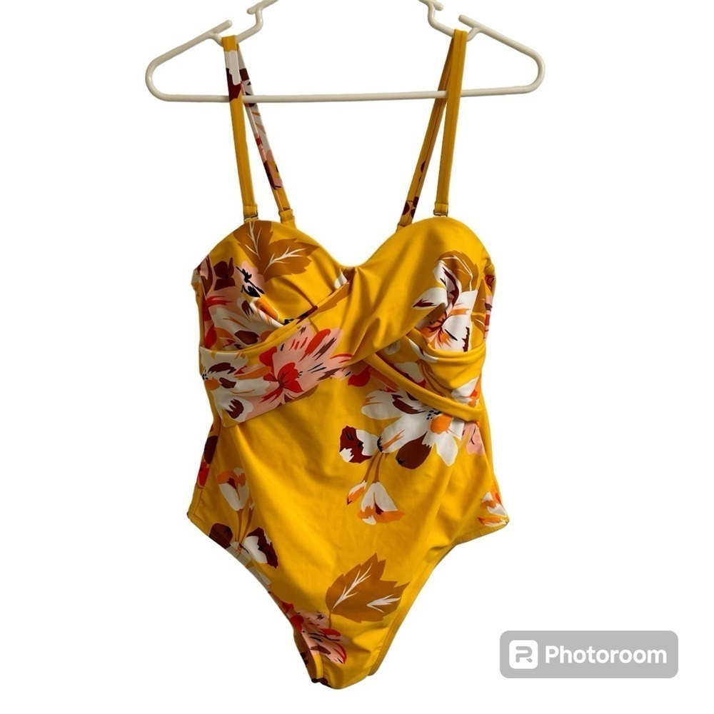 Kona Sol Women’s 14W Twist Bandeau One Piece Swimsuit Yellow Floral Swim